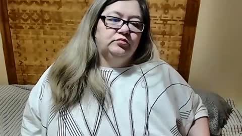 Lana online show from 7, 2, 2025