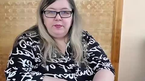 Lana online show from 8, 2, 2025
