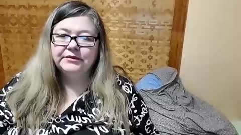 Lana online show from 8, 2, 2025