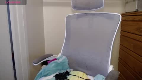 Snapshot of twiceasbadd_ chatting on 17, 12, 2024 onlyfanstwiceasbadd online show from 17, 12, 2024