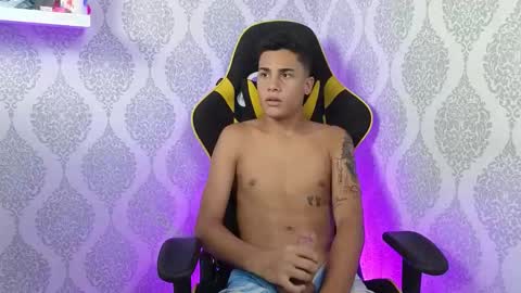 Snapshot of twink_davidx chatting on 25, 11, 2025 Dani online show from 25, 11, 2025