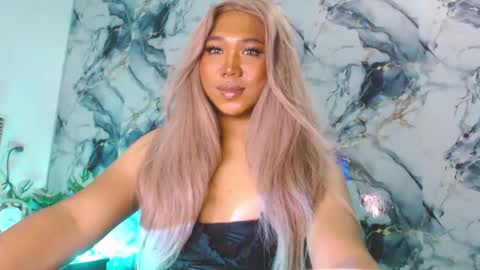 Snapshot of twinkcheska chatting on 16, 10, 2025 Cheska Schock online show from 16, 10, 2025