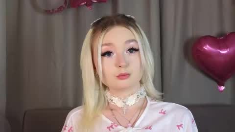 twinklefluff online show from 3, 12, 2025