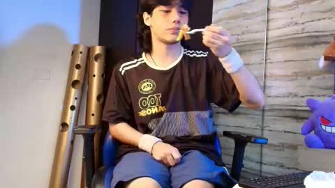 twinslovers_ online show from 12, 3, 2026