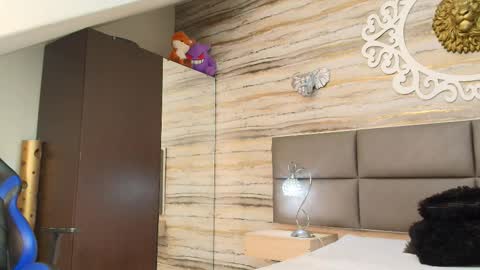 twinslovers_ online show from 17, 3, 2026