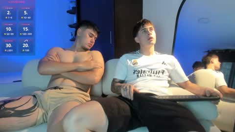 Snapshot of twintease chatting on 26, 11, 2025 twintease online show from 26, 11, 2025