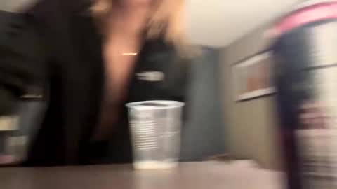 twizzler_twizzle online show from 10, 3, 2026