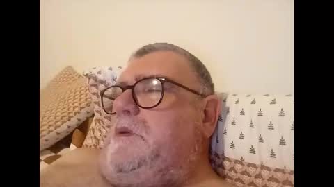 twohats2810 online show from 18, 3, 2026