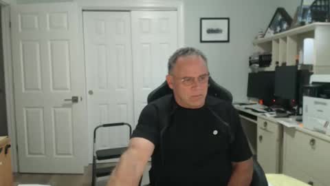 Snapshot of twopeopleinlove chatting on 12, 10, 2025 Twopeopleinlove online show from 12, 10, 2025