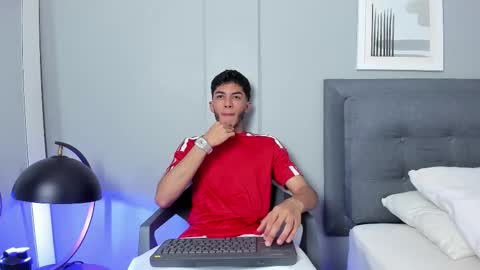 Snapshot of tyler_fox_ chatting on 27, 2, 2026 Tyler Fox online show from 27, 2, 2026