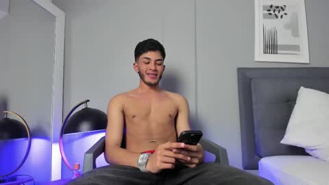 Snapshot of tyler_fox_ chatting on 9, 3, 2026 Tyler Fox online show from 9, 3, 2026