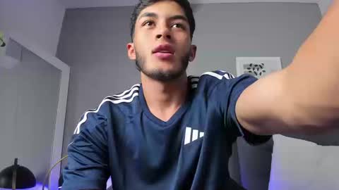 Snapshot of tyler_fox_ chatting on 11, 3, 2026 Tyler Fox online show from 11, 3, 2026