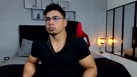 tyler_hank1 online show from 10, 1, 2025