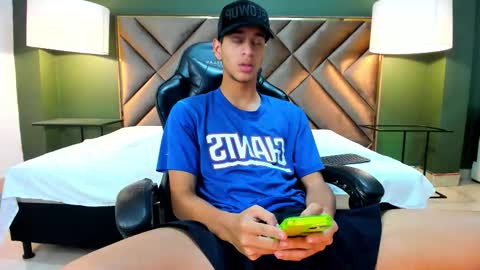 Tyler Rodriguez online show from 16, 10, 2025