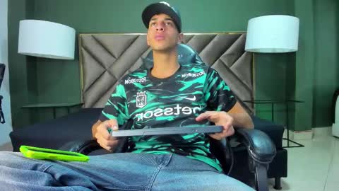 Tyler Rodriguez online show from 27, 10, 2025