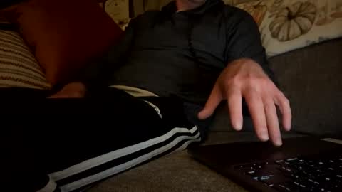 Tyuncutcarpenter online show from 26, 10, 2025