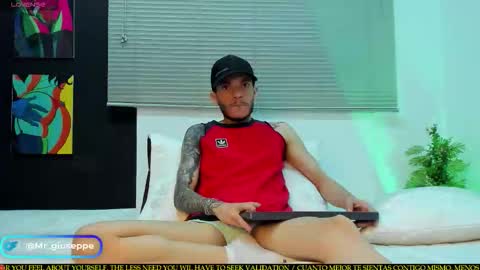 tylergiuseppe_ online show from 20, 12, 2025