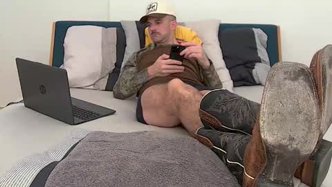 TylerLogan813 online show from 10, 3, 2026