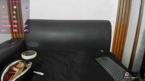 Snapshot of tyra_privacy chatting on 24, 2, 2025 Tyra privacy online show from 24, 2, 2025