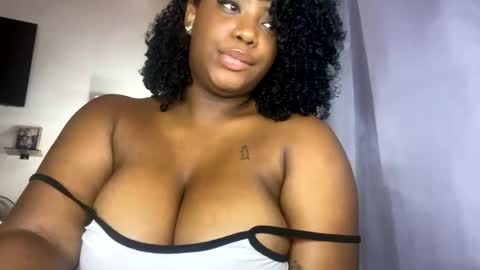Snapshot of tyra_privacy chatting on 11, 3, 2025 Tyra privacy online show from 11, 3, 2025