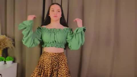 Snapshot of tyrasyversen chatting on 26, 11, 2025 Emily online show from 26, 11, 2025