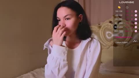 Lili online show from 8, 3, 2025