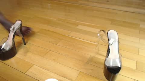 Snapshot of ukk_bit chatting on 25, 3, 2026 Megan online show from 25, 3, 2026