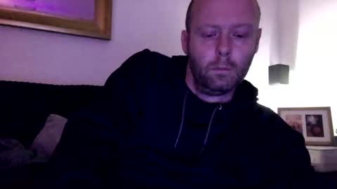 ukmatty3 online show from 3, 12, 2025