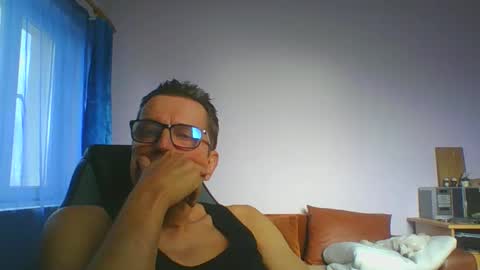 Snapshot of ulmeni4 chatting on 7, 1, 2025 ulmeni4 online show from 7, 1, 2025