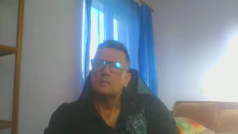 Snapshot of ulmeni4 chatting on 29, 10, 2025 ulmeni4 online show from 29, 10, 2025
