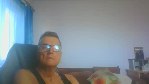 Snapshot of ulmeni4 chatting on 31, 10, 2025 ulmeni4 online show from 31, 10, 2025