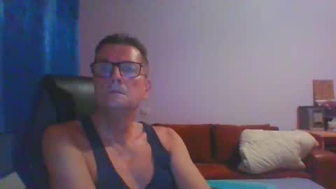 Snapshot of ulmeni4 chatting on 17, 11, 2025 ulmeni4 online show from 17, 11, 2025