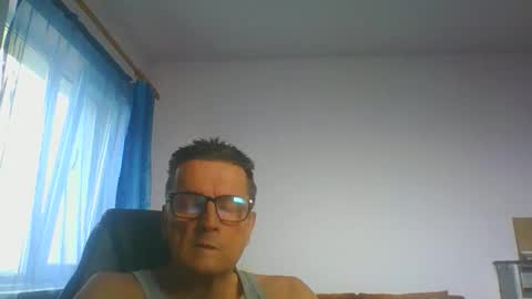 Snapshot of ulmeni4 chatting on 21, 11, 2025 ulmeni4 online show from 21, 11, 2025