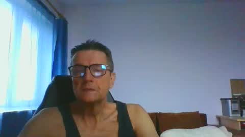 Snapshot of ulmeni4 chatting on 26, 11, 2025 ulmeni4 online show from 26, 11, 2025