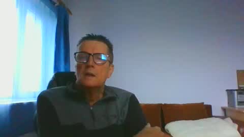 Snapshot of ulmeni4 chatting on 27, 11, 2025 ulmeni4 online show from 27, 11, 2025