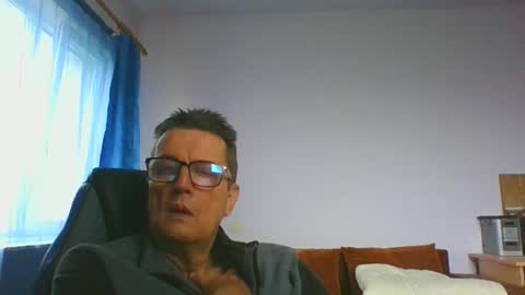 Snapshot of ulmeni4 chatting on 2, 12, 2025 ulmeni4 online show from 2, 12, 2025
