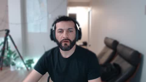 Snapshot of ultratoaster chatting on 5, 1, 2025 ultratoaster online show from 5, 1, 2025