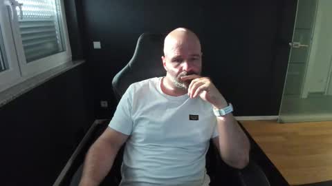 Uncle Bear online show from 12, 11, 2025