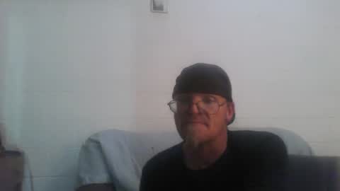 Snapshot of unclemuff chatting on 27, 11, 2025 unclemuff online show from 27, 11, 2025