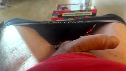 Snapshot of uncutbutter chatting on 16, 11, 2025 uncutbutter online show from 16, 11, 2025