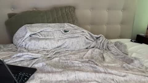 Snapshot of uncutnudist chatting on 17, 9, 2025 uncutnudist online show from 17, 9, 2025