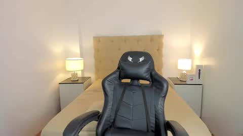 Lily online show from 2, 2, 2026