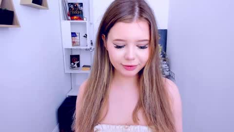 Snapshot of unforgettablalice chatting on 8, 1, 2025 Alice online show from 8, 1, 2025