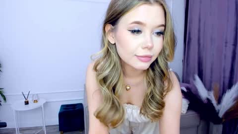 Snapshot of unforgettablalice chatting on 7, 2, 2025 Alice online show from 7, 2, 2025