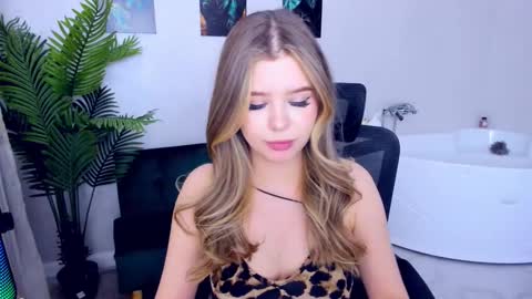 Snapshot of unforgettablalice chatting on 11, 2, 2025 Alice online show from 11, 2, 2025