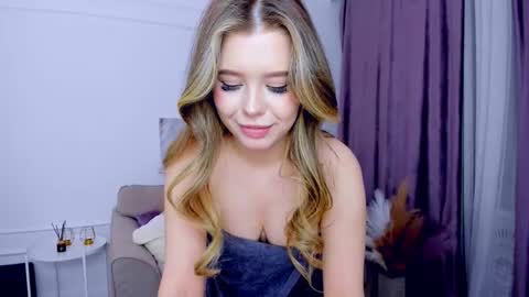 Snapshot of unforgettablalice chatting on 24, 2, 2025 Alice online show from 24, 2, 2025