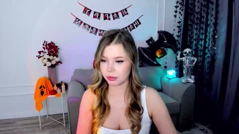 Snapshot of unforgettablalice chatting on 12, 10, 2025 Alice online show from 12, 10, 2025