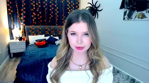 Snapshot of unforgettablalice chatting on 13, 10, 2025 Alice online show from 13, 10, 2025