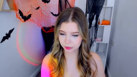 Snapshot of unforgettablalice chatting on 19, 10, 2025 Alice online show from 19, 10, 2025