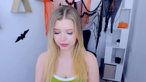 Snapshot of unforgettablalice chatting on 2, 11, 2025 Alice online show from 2, 11, 2025